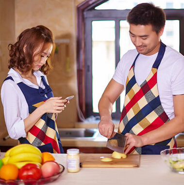 格子棉质情侣围腰20023韩版生活家居厨房无袖围裙图2