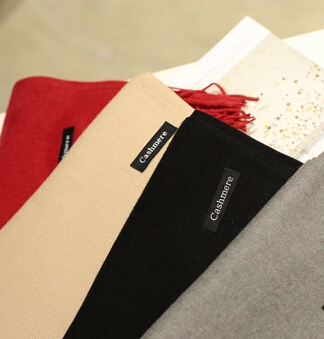 柔软百搭纯色羊绒围巾图3