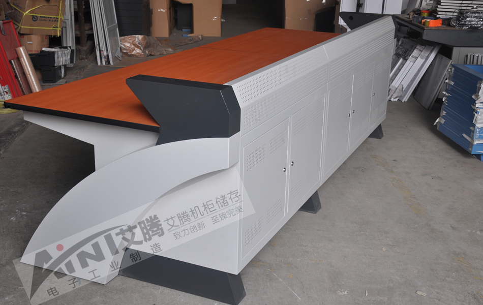 机房监控电视墙 监控控制台 木面操作台图3