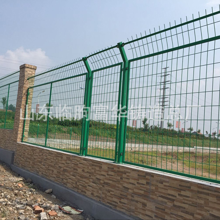 公路护栏网 厂家生产 各种护栏网 隔离网 围墙护栏 围墙栏杆