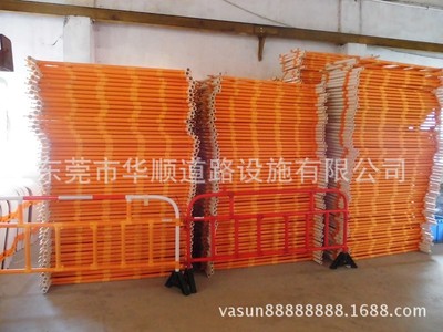 工厂直销出口海外塑胶护栏 交通铁马 施工防护栏 道路交通设施