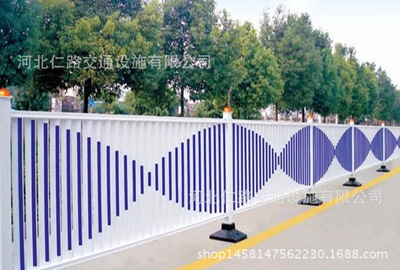 耐腐蚀公路隔离栅 高速公路焊接隔离栅锌钢护栏网
