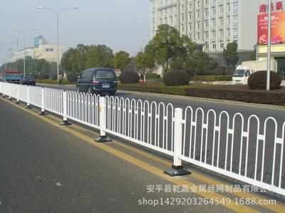 热销推荐【市政道路护栏】 交通护栏 美观典雅 长久使用
