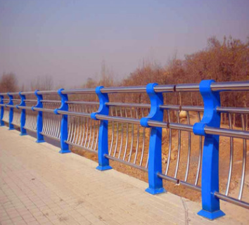 不锈钢复合管护栏 桥梁钢板立柱 不锈钢桥梁栏杆厂家批发零售