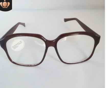 防紫外线平光电焊眼镜玻璃眼镜防冲击防飞溅护目镜电焊劳保眼镜