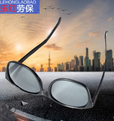 电焊工专用防紫外线工业劳保防护眼镜 防强光868平光电焊灰色眼镜