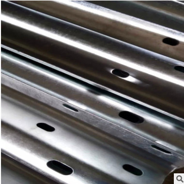 厂家生产热镀锌喷塑波形粱钢护栏板立柱防阻块托架柱帽螺栓端头
