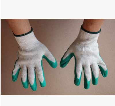 厂家直销10针纱线绿胶手套耐磨防滑小平板手套出口品质平胶手套