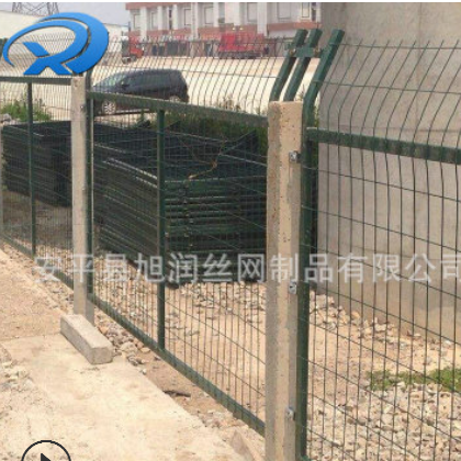 供应铁路隔离栅栏 铁路防护栅栏 圈地养殖铁丝网围栏定制图2
