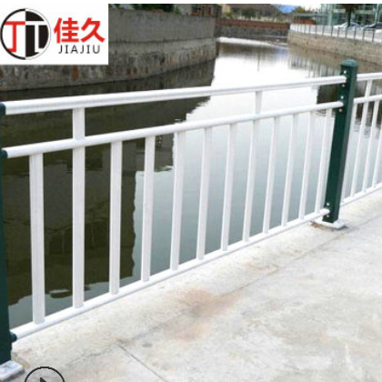 专业生产直销桥梁护栏 河道护栏 安全美观河道两侧护栏隔离防撞栏