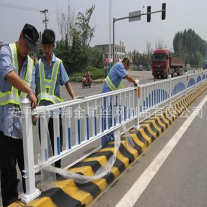 厂家生产市政道路隔离护栏 交通设施护栏 道路中央隔离栏杆