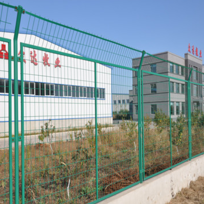 安平厂家生产和销售 框架护栏网 铁丝围栏网 钢丝防护网图2