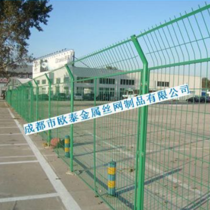 高速公路护栏圈地养殖铁丝网小区防护网车间隔离网道路分割网图2