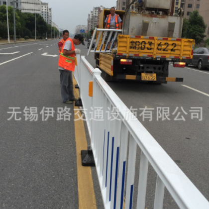 批发定制 市政护栏安装 锌钢道路护栏 城市交通护栏 一站式图3