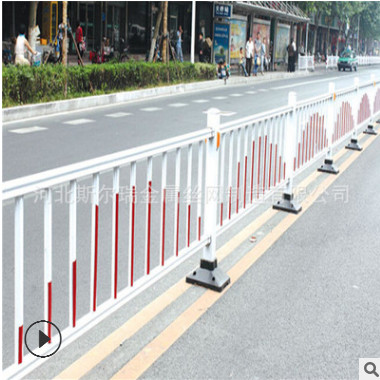 厂家定做道路交通隔离护栏 小区锌钢护栏 道路京式护栏防撞护栏图3
