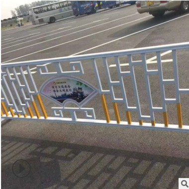 道路隔离护栏，市政铁艺围栏网，花式文化马路护栏定制厂家图3