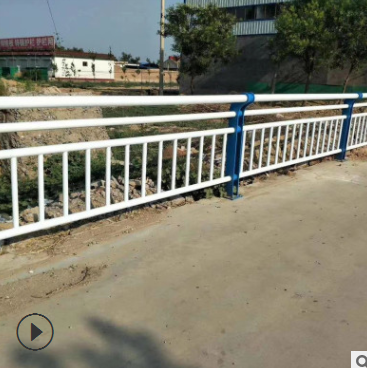 河道桥梁护栏，人行横道镀锌管围栏定制，防撞河道护栏护栏网定制图1