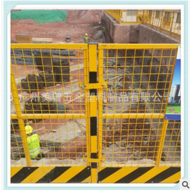 厂家直销批发销售电梯井口安全防护门 专业定做施工升降机安全门图2