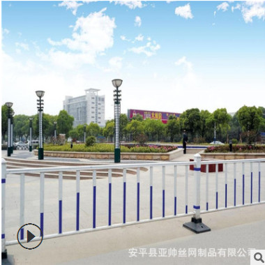 车道隔离护栏，不锈钢矮护栏，停车场护栏，机非隔离墩栏杆现货图3