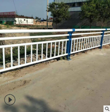 河道桥梁护栏，人行横道镀锌管围栏定制，防撞河道护栏护栏网定制