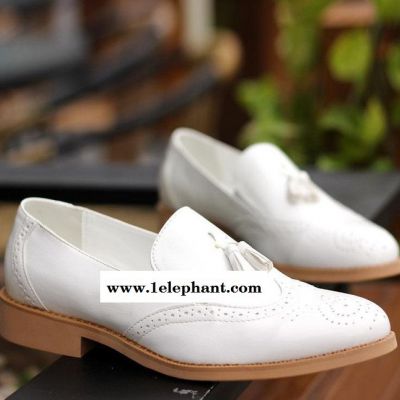 新款雕花男鞋英伦潮鞋时尚休闲男鞋套脚懒人鞋低帮透气男单鞋图3