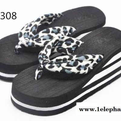 w**夏季经典豹纹拖鞋批发厚底防滑凉拖鞋人毛巾沙滩鞋批发图2