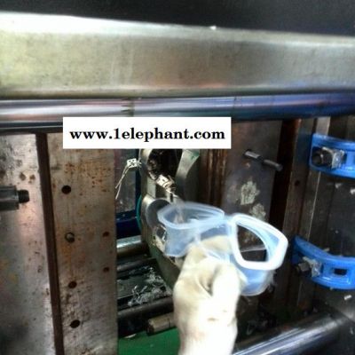 专业硅胶潜水眼镜加工　硅胶潜水面罩 浮潜三宝图3