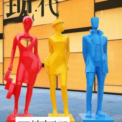 玻璃钢拿着头盔的女人雕塑,玻璃钢人物雕塑图3