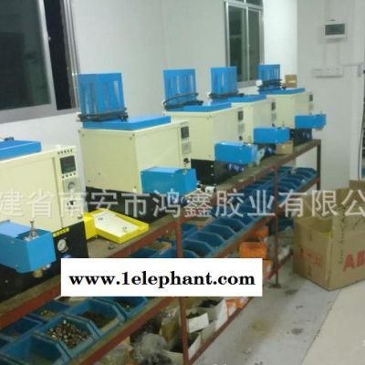 头盔喷胶机 破坏性快递袋胶机 磁砖点胶机 滤清器上胶机图2