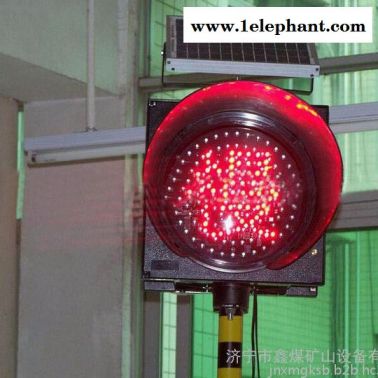 供应道路安全警示灯 太阳能闪光警示灯 安全放心
