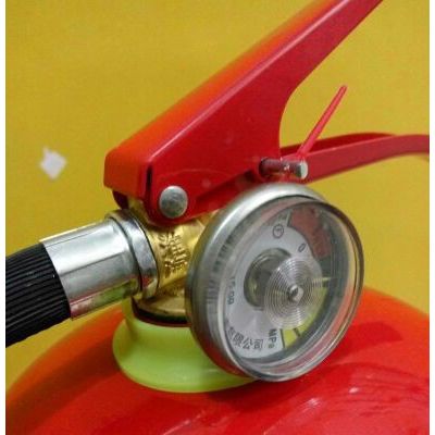 消防器材淮海灭火器8kg手提式干粉新国标消防认证3C  汽车家用必备图4