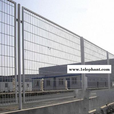 耀科 围墙道路防护网 工厂隔离防护网 防锈耐用框架防护网 ** 宁夏图6