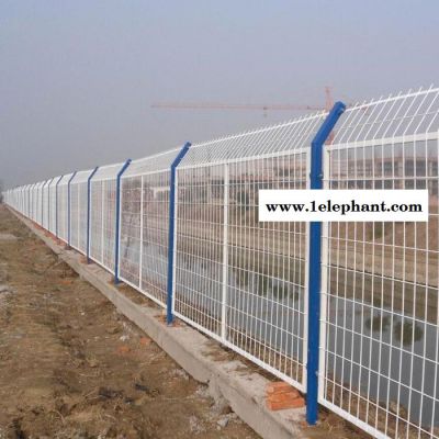 耀科 围墙道路防护网 工厂隔离防护网 防锈耐用框架防护网 ** 宁夏图4