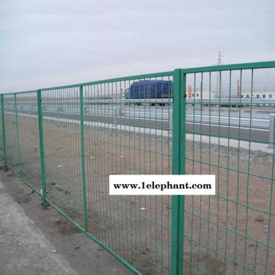 耀科 围墙道路防护网 工厂隔离防护网 防锈耐用框架防护网 ** 宁夏图5