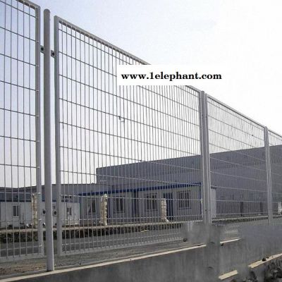 振鼎 河道防护网 水渠框架喷塑防护网 金属焊接框架防护网 ** 甘肃图3