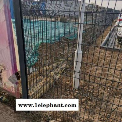 供应 科耀 厂区防护网  防护网 护栏网 双边丝护栏网 河道防护网 桥边防护网 村边防护网  小区围网 设备防护网 工厂图3