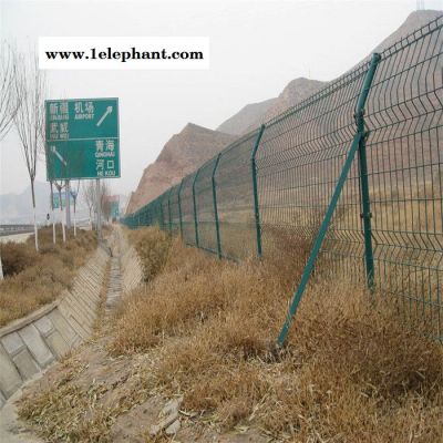 道路隔离防护网 小区围栏防护网 河岸铁丝防护网标准图3
