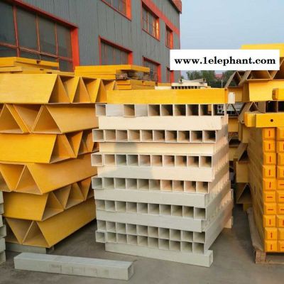 【广吉】  厂家供应 玻璃钢警示桩 电缆标志桩 油气警示柱 供水标桩 三角标志桩   玻璃钢标志桩价格生产厂家图2