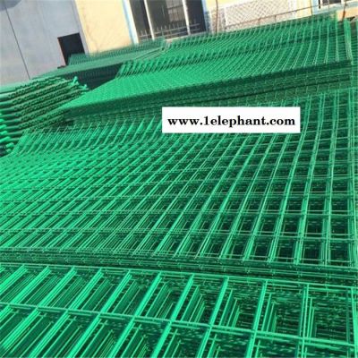 草坪防护网 果园护栏网   防护网 护栏网双边丝护栏网河道防护网桥边防护网村边防护网养殖围网小区围网设备防护网工厂图3