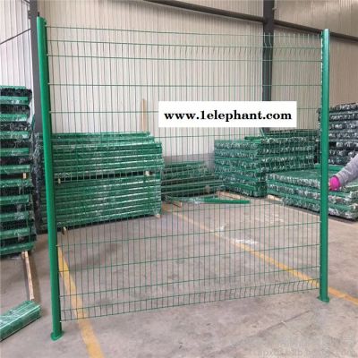 园林护栏网 绿色铁丝防护网 三折弯防护网图3