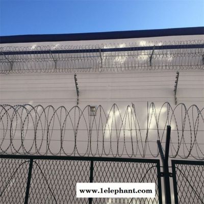 监狱围墙防护网 监狱外围金属防护网 监狱防爬防护网图6