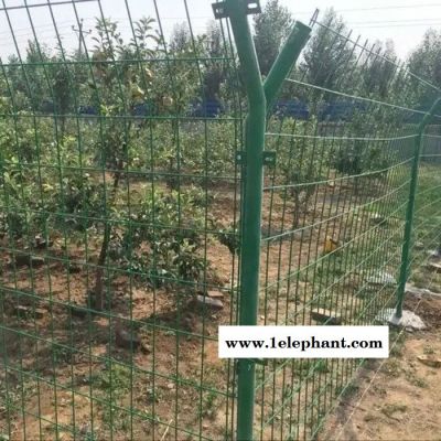 博通LHL-05 河道围栏网 鱼塘防护网 圈地围栏网 临边防护网图3