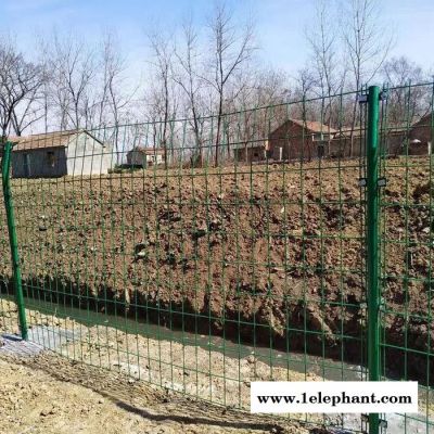 博通 园林防护网 圈地围栏网 场地护栏网 厂区围栏网 河道防护网图3