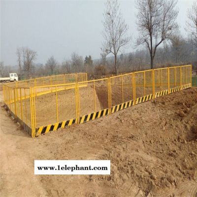 瑞旗隆1200*2000mm 临时基坑安全防护网 常年备有大量现货,专业定做各种规格防护网图7