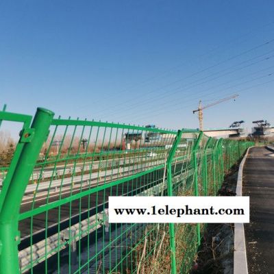 科耀 防护网 双边丝护栏网 双边丝防护网 铁丝网 围栏网 边坡护栏网 边坡防护网 小区护栏网 焊接网片 网片生产厂家图5