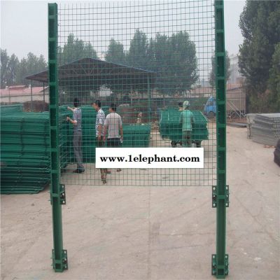 1.8米鱼塘防护网 铁丝护栏网生产 金属铁丝防护网图4