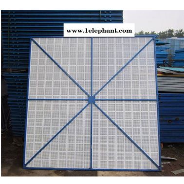 兑航按照客户要求定制 爬架防护网 冲孔爬架网片 圆孔爬架网 楼外防护网 提升架网 做楼外防护网片的厂家 脚手架网