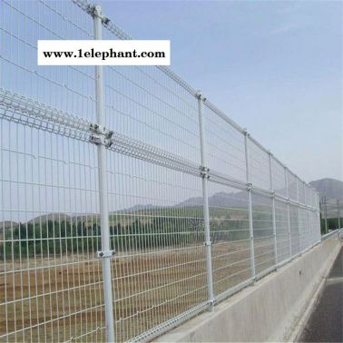 润光 桥梁防护网价格 铁路隔离防抛网 绿色金属防护网 高速公路护栏网