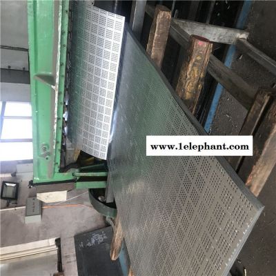 云南爬架网防护网润邦供应工地爬架网片图2