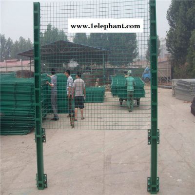 边坡防护网 焊接铁丝防护网 机场基地护栏图3